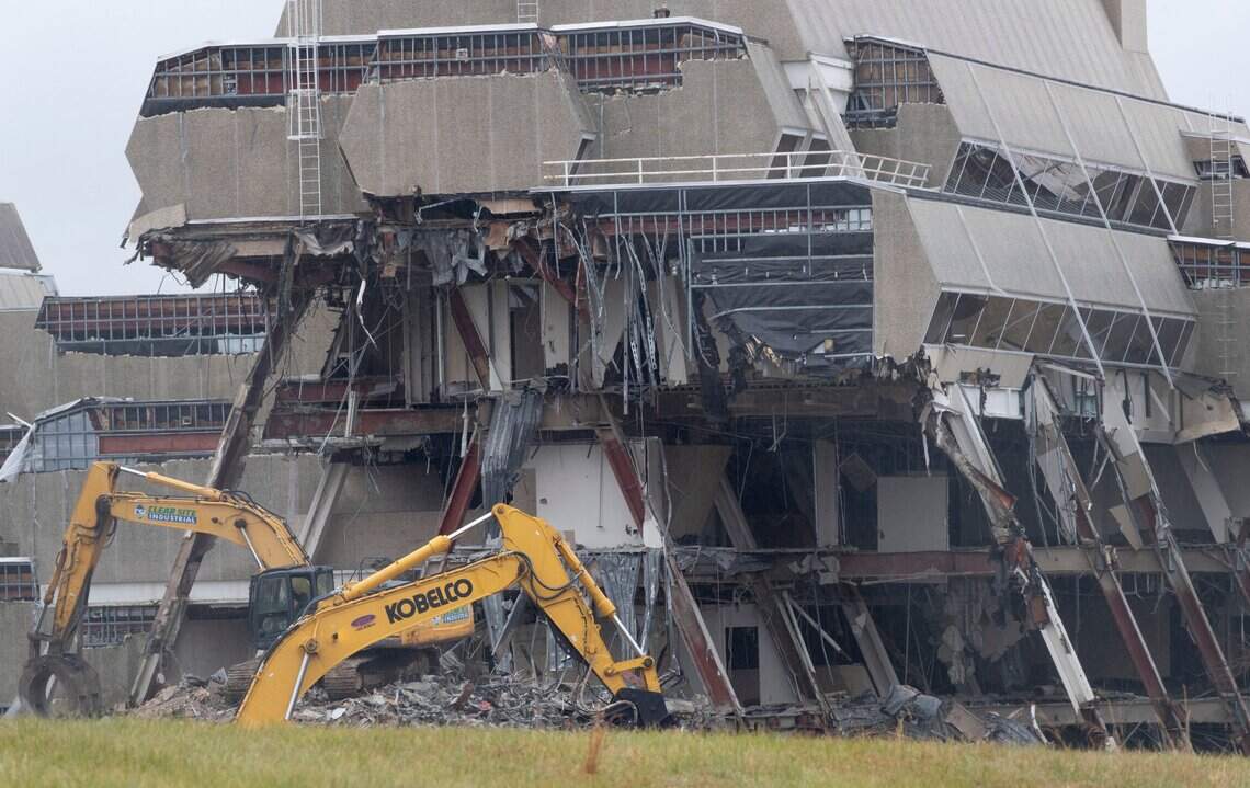 RTP: United Therapeutics demolishes Elion-Hitchings Building | Raleigh ...