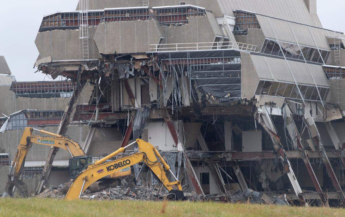 The former headquarters of Burroughs Wellcome in Research Triangle Park is being demolished. Scientists working in the building pioneered the use of AZT to treat HIV and AIDS.