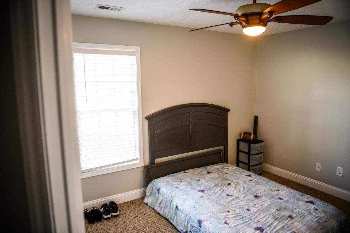 The room that John would occupy at his motherÕs home when heÕs released from a psychiatric center.