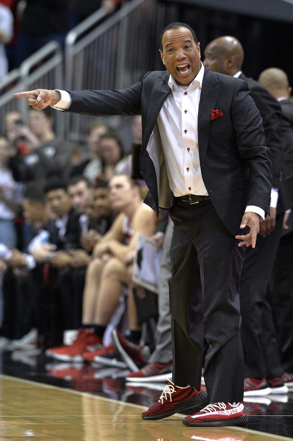 North Carolina State coach Kevin Keatts argues a call during the second half of the team’s NCAA college basketball game against Louisville in Louisville, Ky., Thursday, Jan. 24, 2019. Louisville won 84-77.