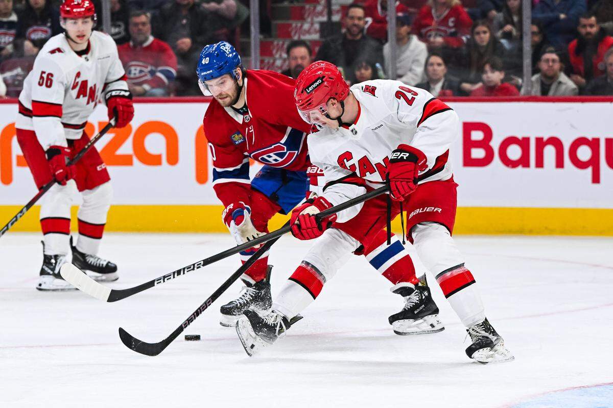 Carolina Hurricanes left wing Bradly Nadeau (29) plays the puck against Montreal Canadiens right wing Joel Armia (40) in the third period at Bell Centre.