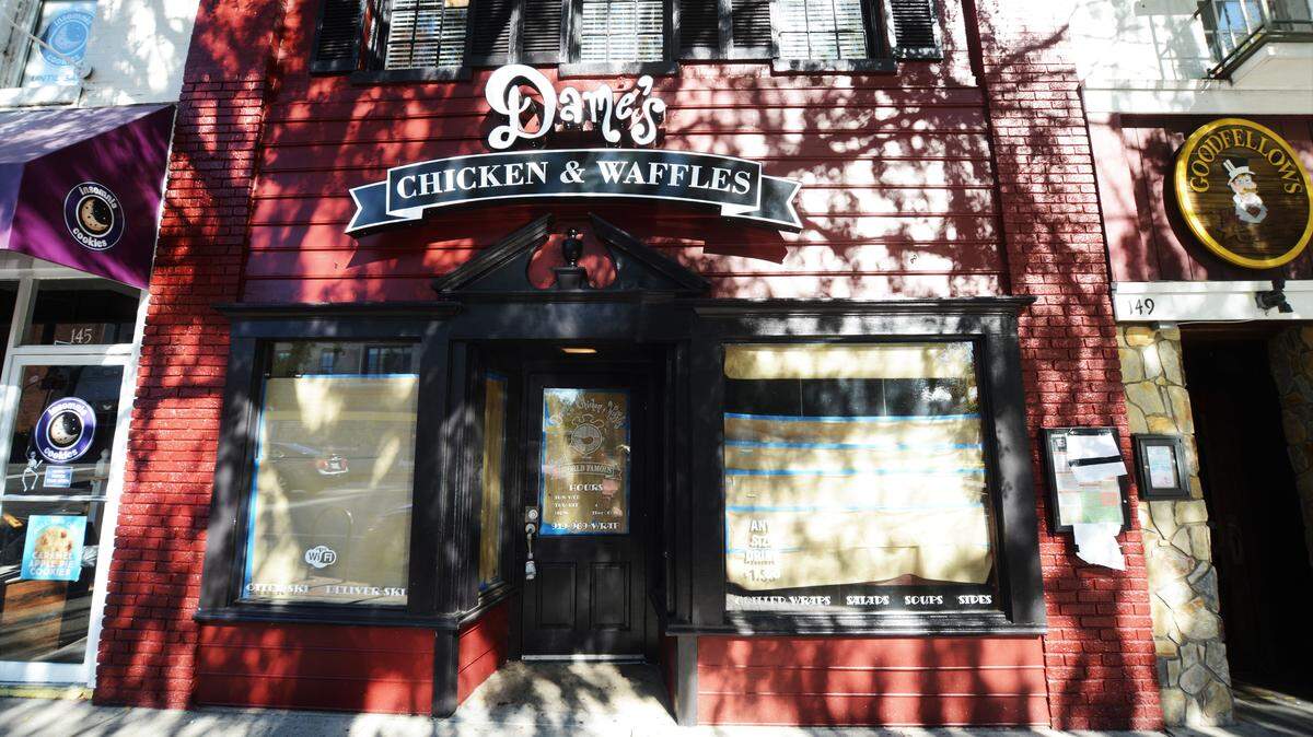 Longtime Durham favorite Dame’s Chicken & Waffles will open a new Chapel Hill location on Franklin Street later this year.