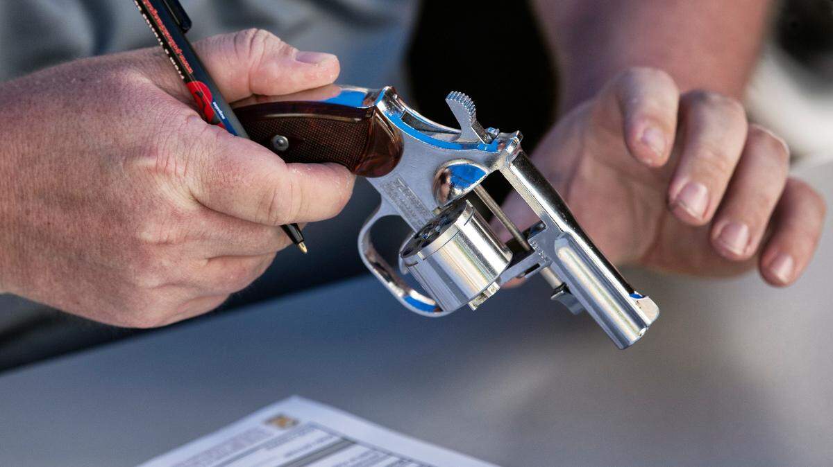 As more people carry guns, thieves steal with ease — adding weapons to NC streets