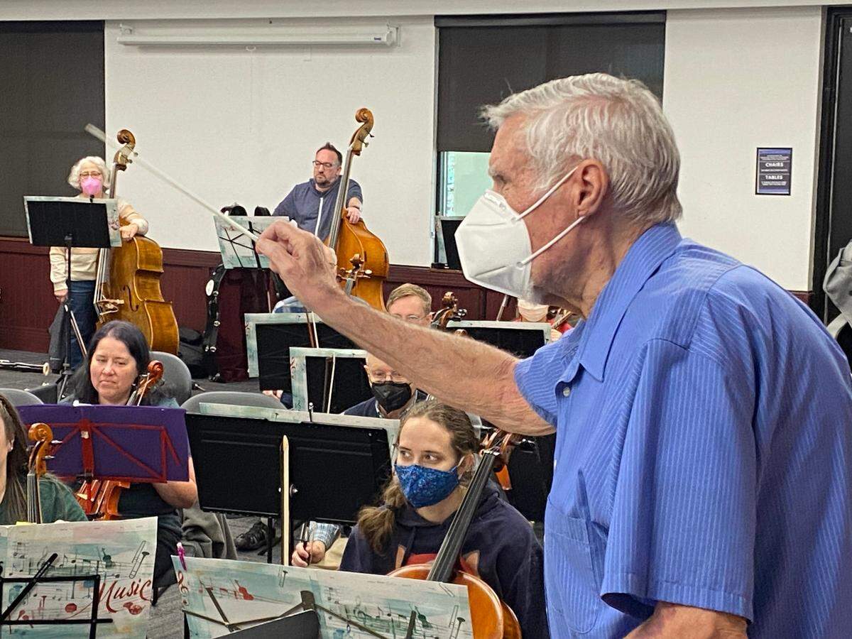 Robert Petters conducts The Really Terrible Orchestra, leading amateur musicians through Bach, Mussorgsky and George Gershwin.