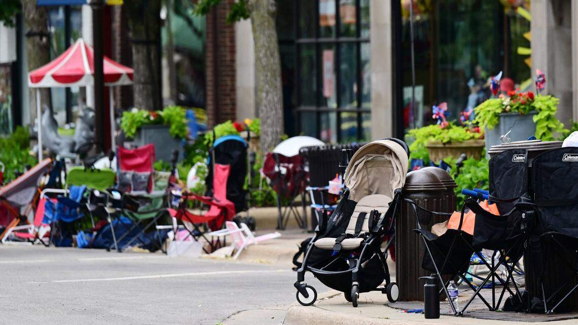 Jul 4, 2022; Highland Park, IL, USA; Law enforcement search after a mass shooting at the Highland Park Fourth of July parade in Highland Park, IL., a Chicago Suburb.  Mandatory Credit: Quinn Harris-USA TODAY NETWORK