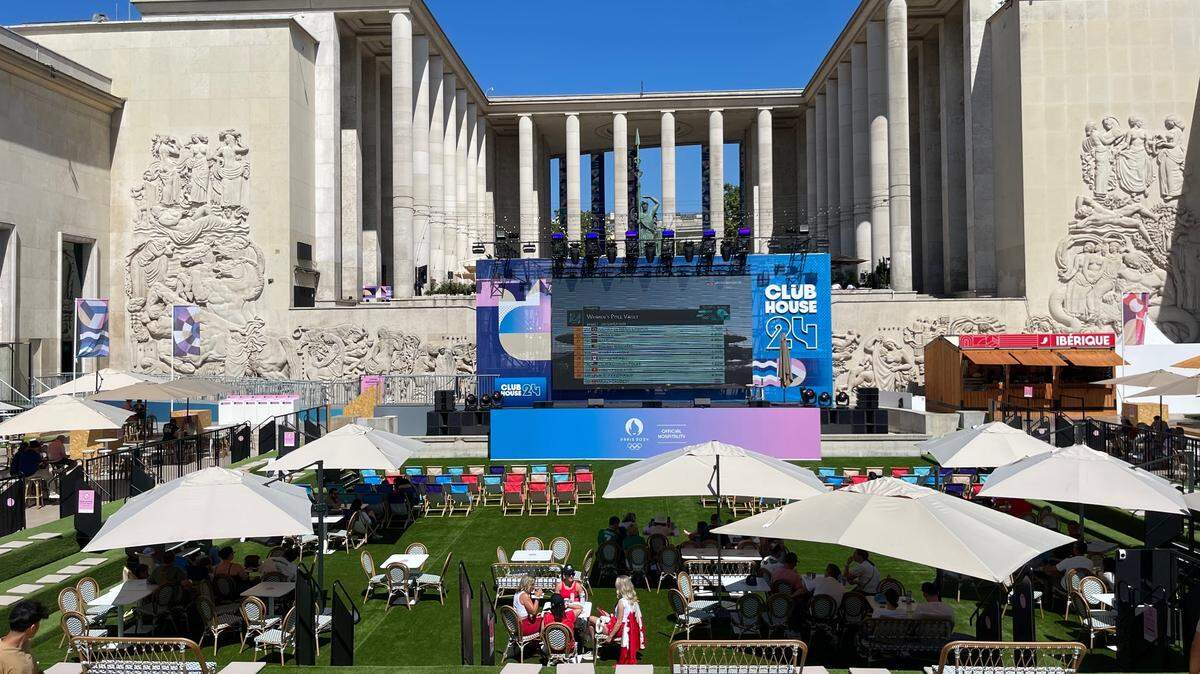 Palais de Tokyo is transformed it into The Clubhouse 24 to commemorate the Olympic Games.  The Summer Olympics in Paris, in partnership with On Location, offered hospitality packages that included fine dining, premium seating, entertainment, guest appearances and luxury hospitality lounges. 