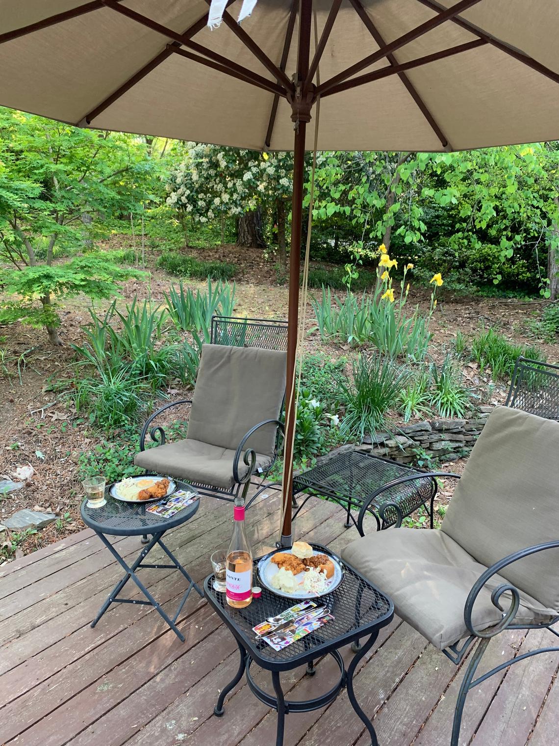 Chef’s Palette is now offering family meals. Served in ample portion for four hearty appetites, the meals are divided into two categories, each with a variety of options. “Grandma’s House” options include bacon-wrapped pork tenderloin, chicken fried chicken, or a BBQ ribs and wings combo, perfect for an outdoor picnic.