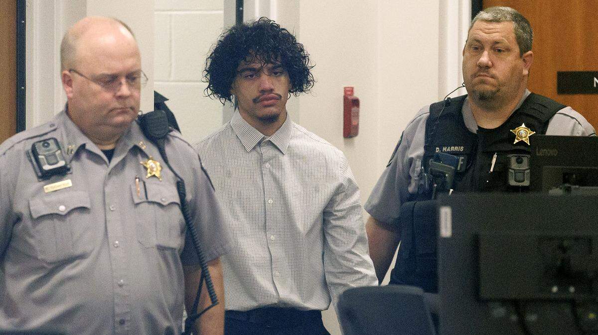 Orange County jurors must weigh conflicting stories when double murder trial resumes