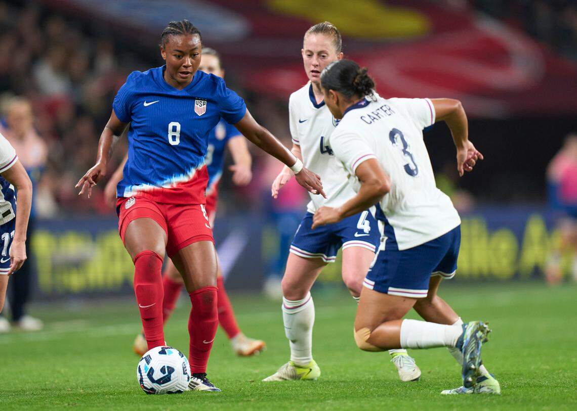 Nov 30, 2024; London, England; United states forward Jaedyn Shaw (8) on the ball in the second half of an International friendly at Wembley Stadium.