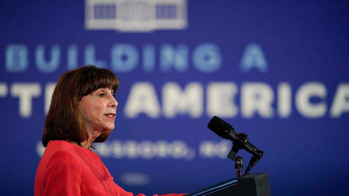 NC lawmaker leads crowd in prayer as Democrats and Republicans vow to support Israel