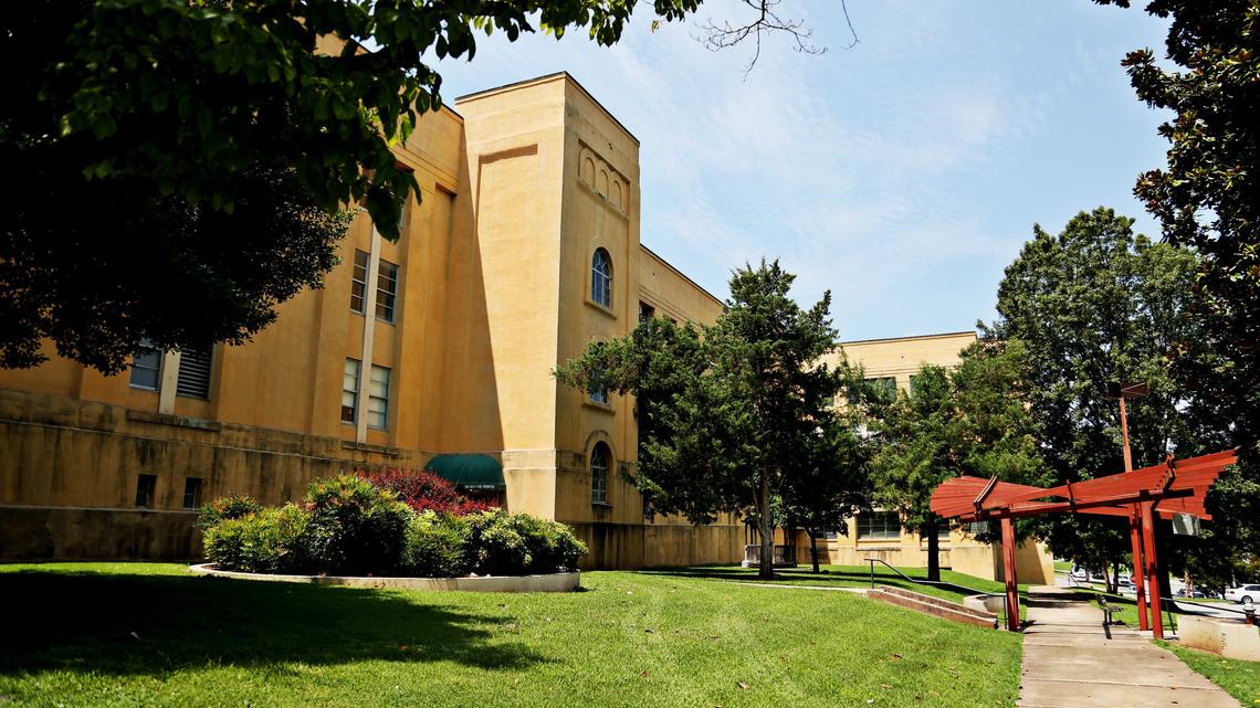 Dix Hospital’s central pavilion was demolished in 1951 and replaced by an outsized administrative complex, at the center of the hospital’s two long, narrow wings, one of which is pictured here. The hospital was designed by Alexander Jackson Davis on the brow of the park’s highest hill in 1856.