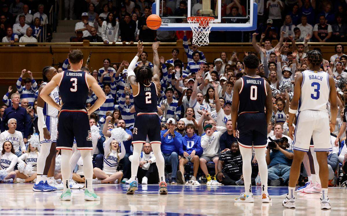 Arizona’s Caleb Love (2) hits a free throw with four second left in Arizona’s 78-73 victory over Duke at Cameron Indoor Stadium in Durham, N.C., Friday, Nov. 10, 2023.
