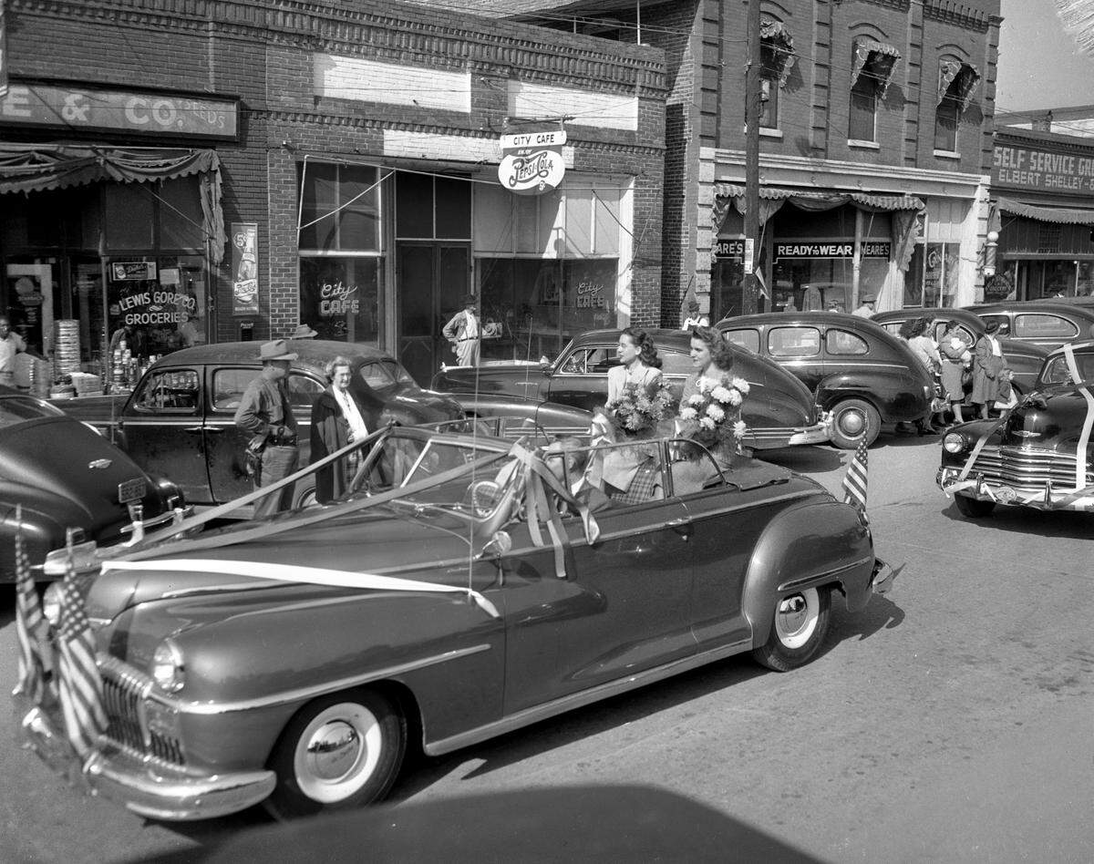 “Tater” Day at Tabor City, NC. October 31, 1947.