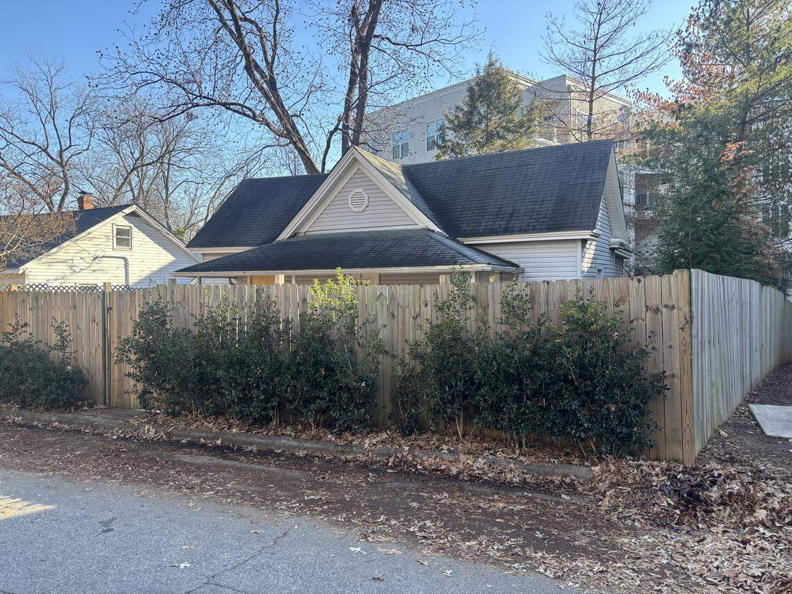 819 Clay Street in Raleigh, N.C. was the scene of a suspected burglary and homicide on Jan. 3, 2026.