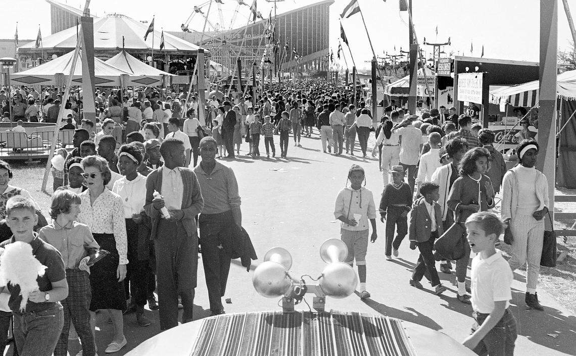 The busy midway at the North Carolina State Fair, photographed on October 13, 1963.