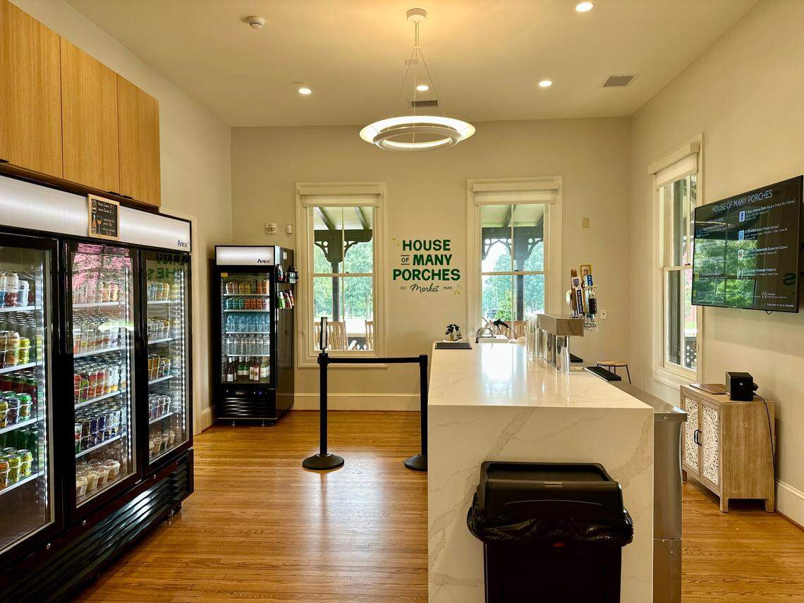 The market offers grab and go snacks, sandwiches, drinks, ice cream, beer and wine, and gifts.