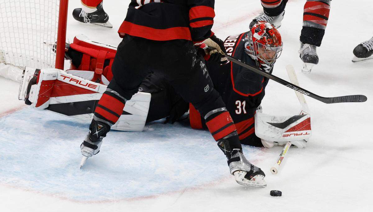 Carolina’s Frederik Andersen (31) keeps his eye on the loose puck during the second period of the Carolina Hurricanes’ game against the Florida Panthers in Game 1 of the Eastern Conference Finals at the Lenovo Center in Raleigh, N.C., Tuesday, May 20, 2025.