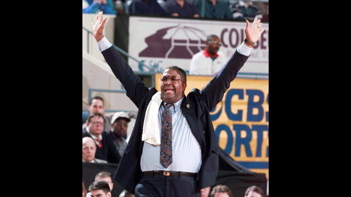 Roy Williams, Coach K and others honor Georgetown basketball legend John Thompson