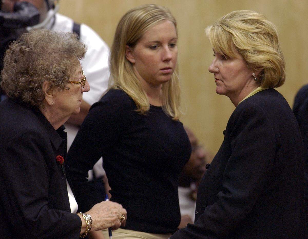 Member’s of Kathleen Peterson’s family ready for the second full day of testimony in the Michael Peterson murder trial. From left: Veronica Hunt (mother) Caitlin Atwater (daughter) and Candace Zamperini (sister).