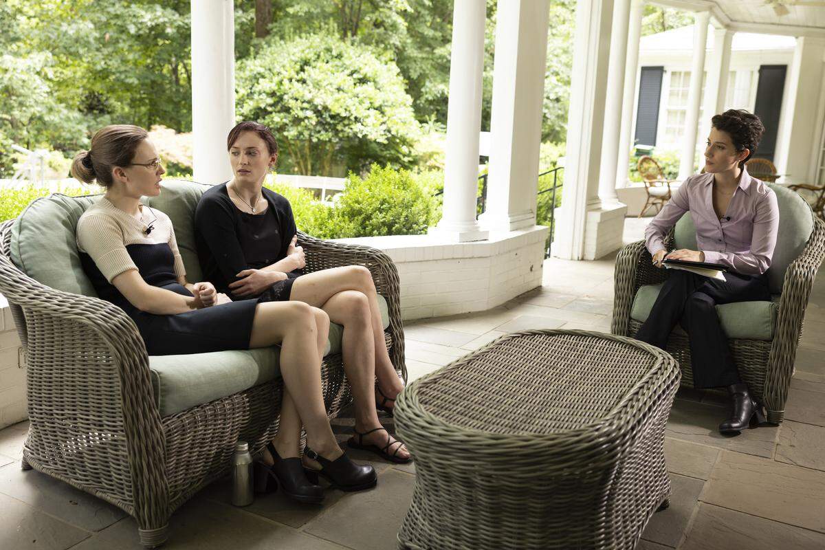 Odessa Young as Martha Ratliff, Sophie Turner as Margaret Ratliff and Teri Wyble as Sonya Pfeiffer in the HBO Max series “The Staircase.”