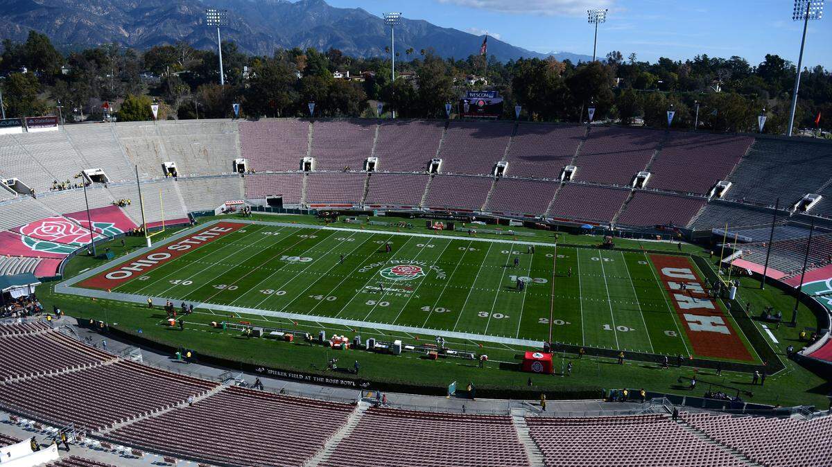 A general overview of the field at the Rose Bowl before the 2022 Rose Bowl between Utah and Ohio State.