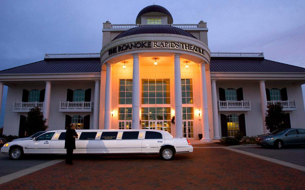 The Randy Parton Theatre changed its name to The Roanoke Rapids.