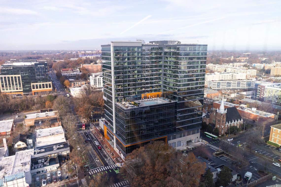 An exterior view of 400H Apartments in downtown Raleigh.