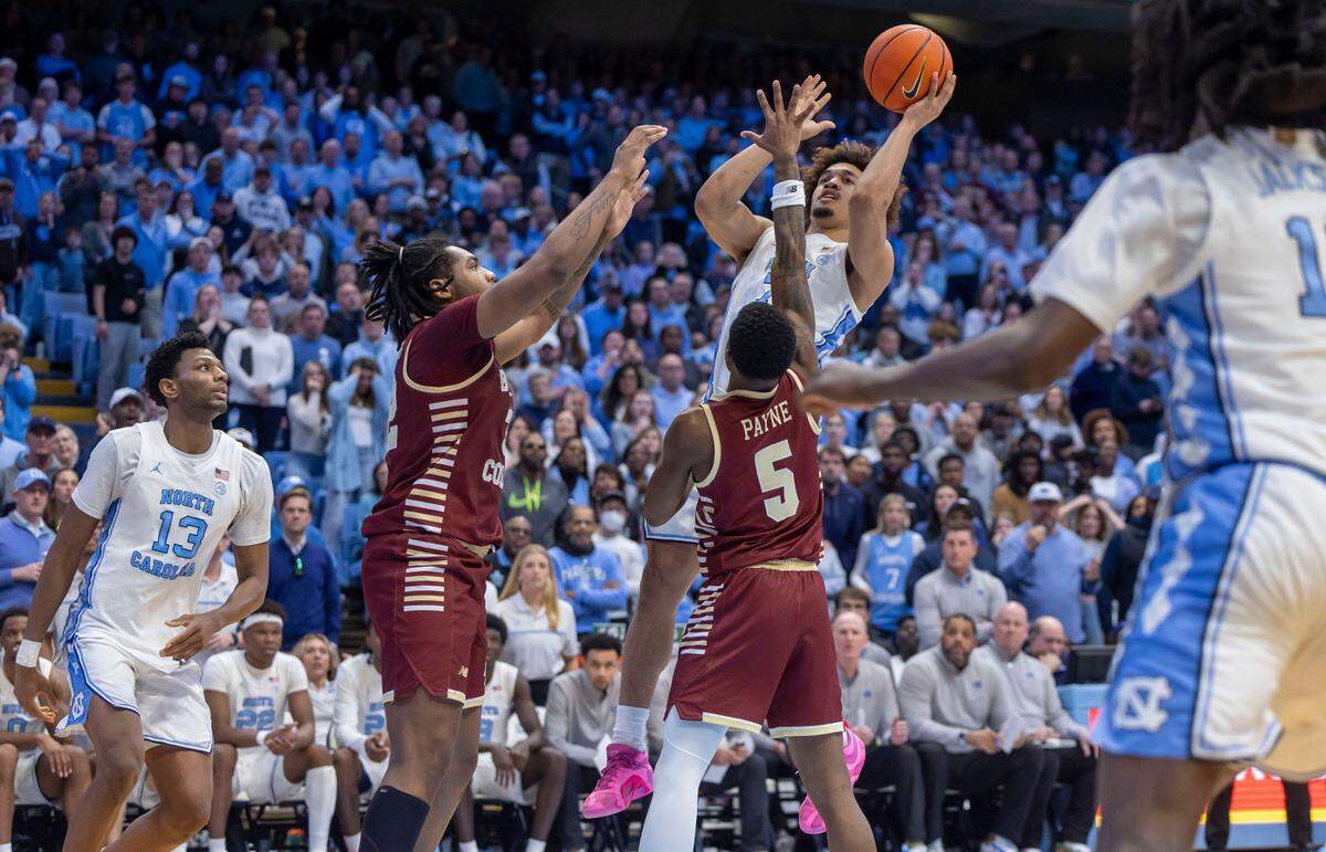 North Carolina guard Seth Trimble (7) drives to the basket against Boston College guard Fred Payne (5) in the second half on Saturday, January 25, 2025 at the Smith Center in Chapel Hill, N.C.