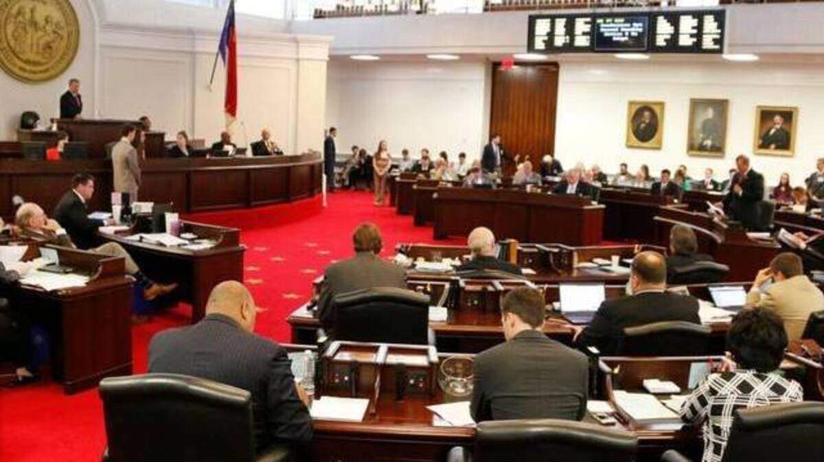 In the North Carolina State Senate (above), Democrats must gain 11 seats to take control and gain six seats to break the Republicans veto-proof majority. In the House, Democrats need to gain 16 seats and four seats, respectively.