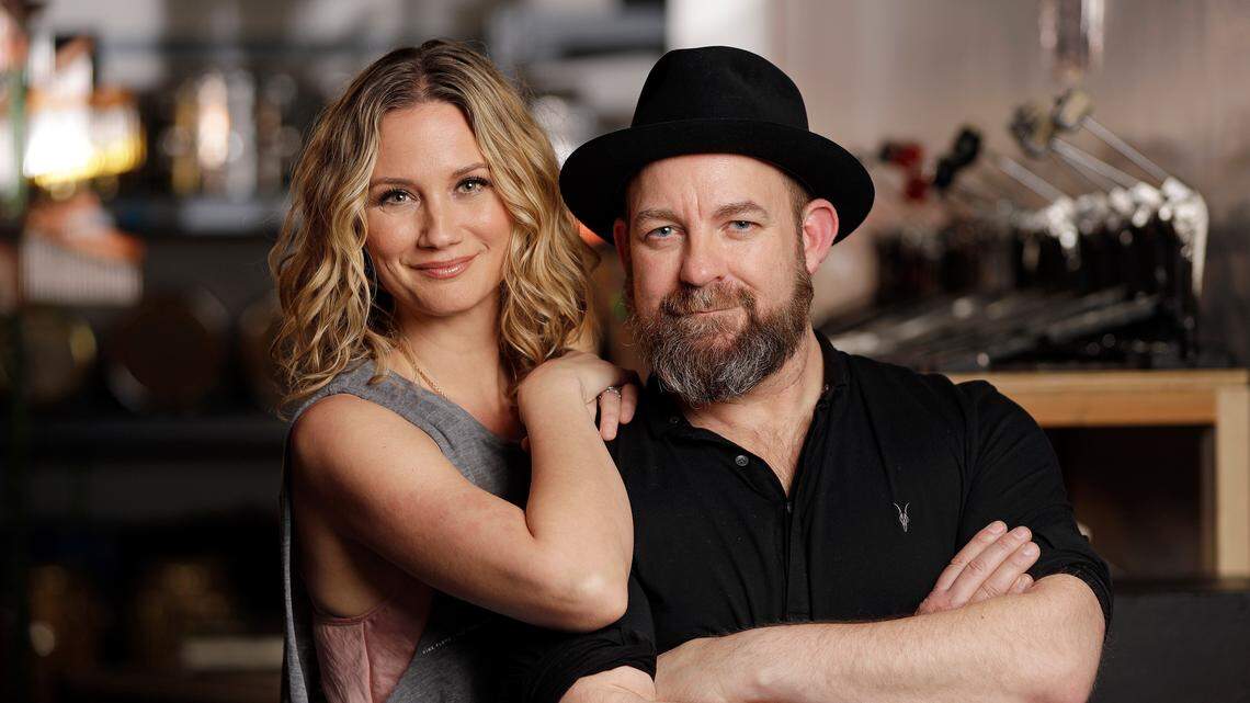 Jennifer Nettles and Kristian Bush of the country duo Sugarland pose in Nashville, Tenn.  They will perform at Raleigh's PNC Arena May 26.