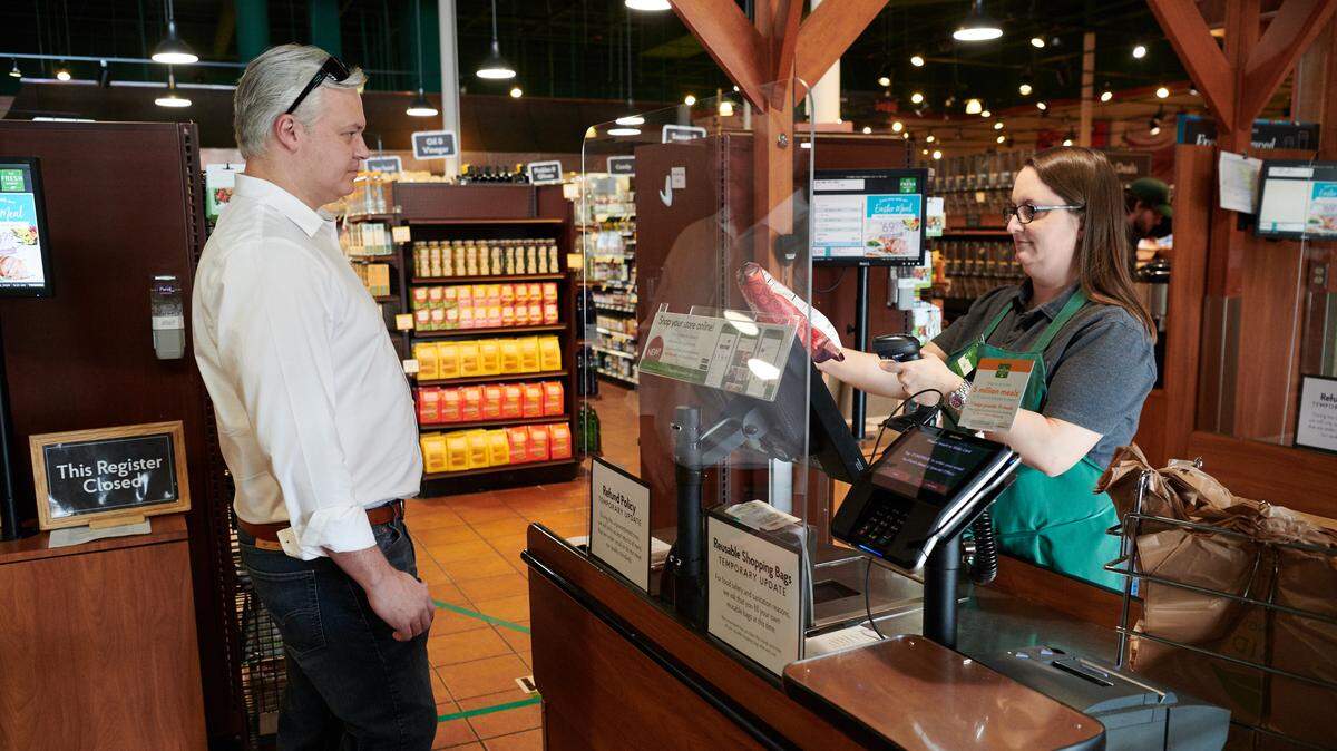 The Fresh Market grocery store, expected to open in 2027, will feature a meat and seafood counter, deli, bakery, floral department, liquor store, quick-service food options and a restaurant or café. 