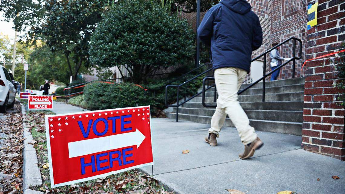 A bipartisan group of election officials cautioned legislators that pending election reform bills could cause significant disruptions.