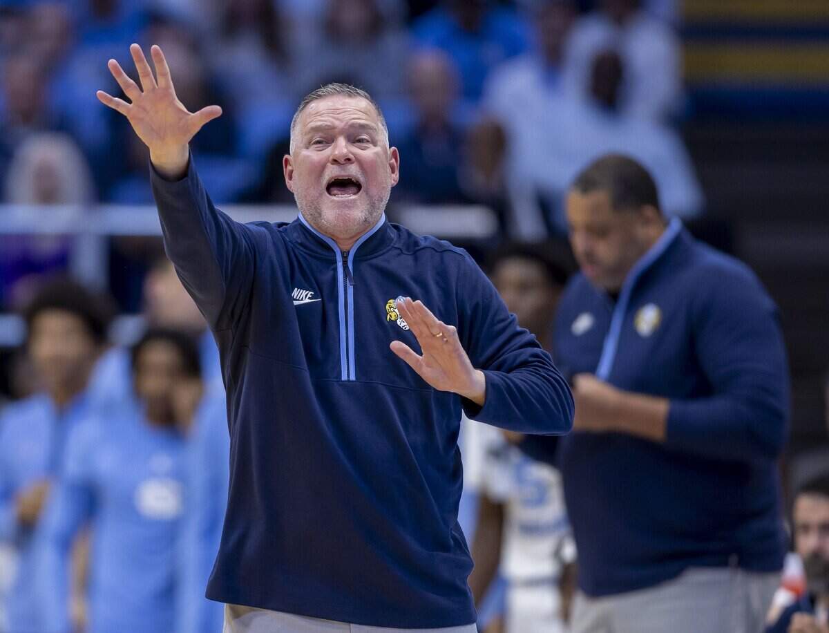 North Carolina coach Michael Malone directs his team on offense in the first half against UNC-Charlotte, during a pre-season game on Tuesday, October 27, 2026 at the Smith Center in Chapel Hill, N.C.