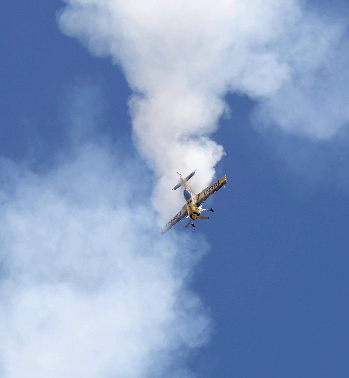 Marco Bouw performs in a Sukhoi SU-31during the MCAS Cherry Point Air Show in Havelock, N.C., Sunday, May 10, 2026.
