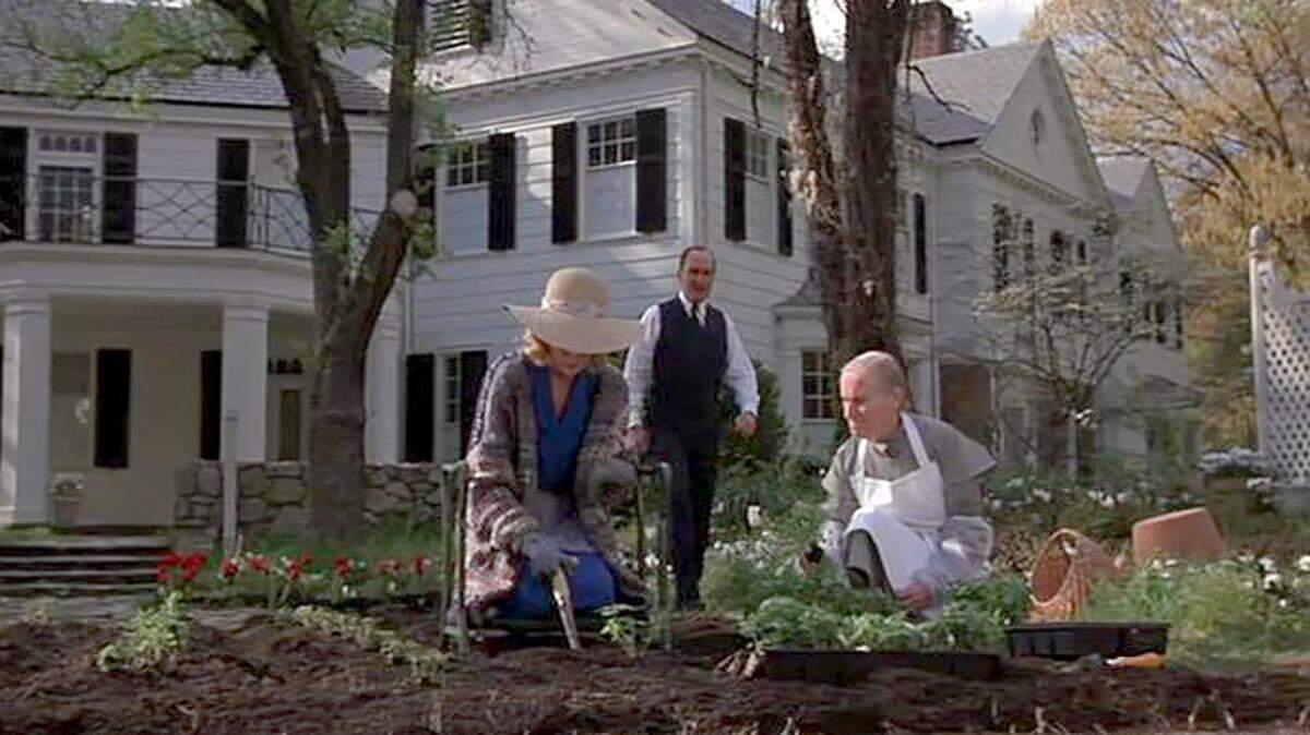 Faye Dunaway and Robert Duvall.
