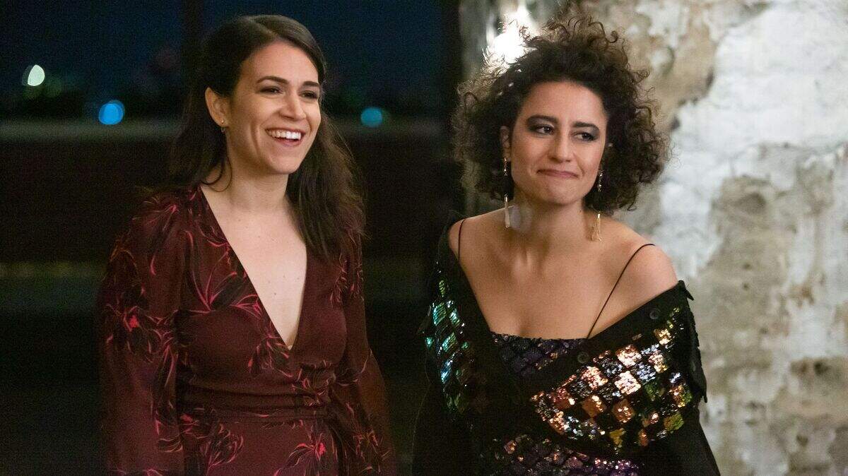 Abbi Jacobson, left, and Ilana Glazer in the series finale of “Broad City” on Comedy Central.