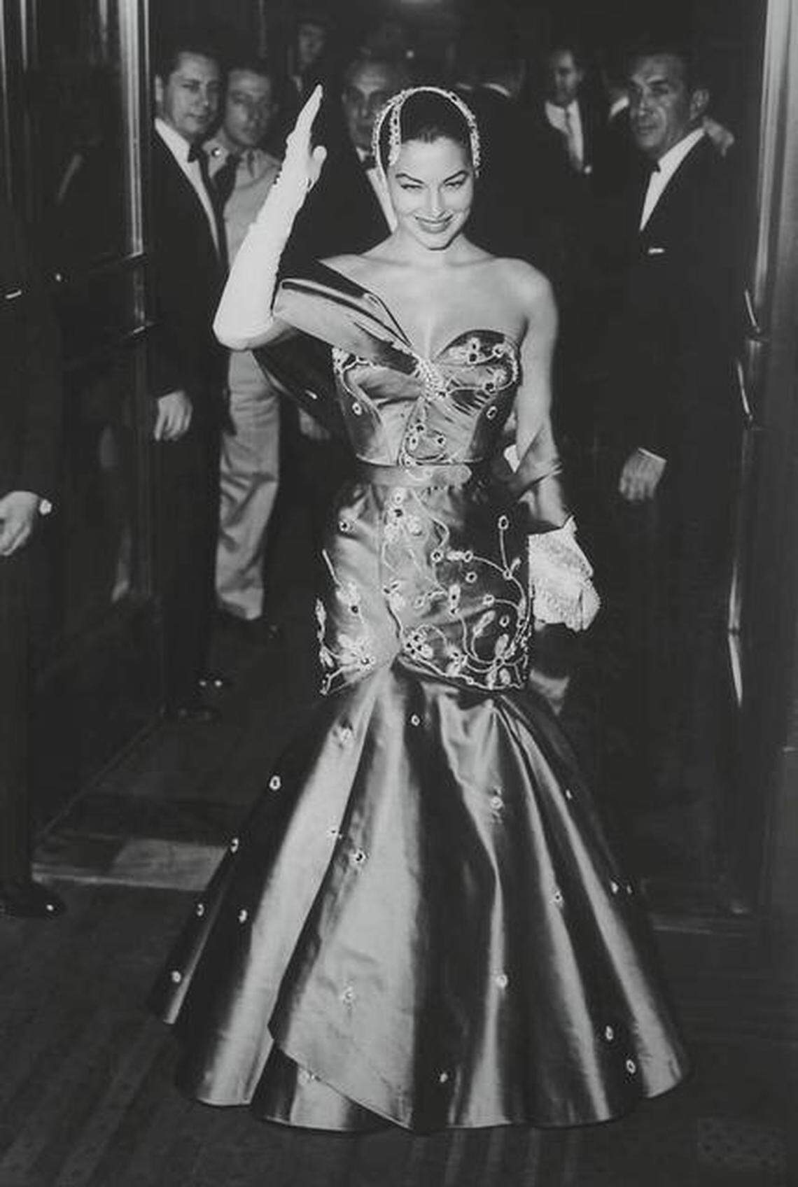 Ava Garner at the premiere of “The Barefoot Contessa,” wearing the tiara that is part of an exhibit at the Smithfield museum.
