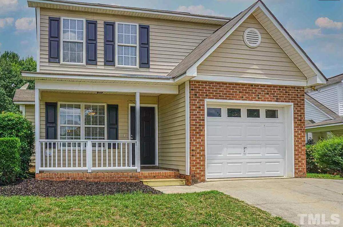 Three bedroom, three-bathroom home for sale with 1,348 square feet, built in 1999 and located near downtown Clayton in Johnston County.