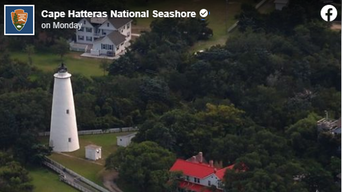 Lighthouse keepers will be given free housing if they work at least 32 hours a week, the park said.