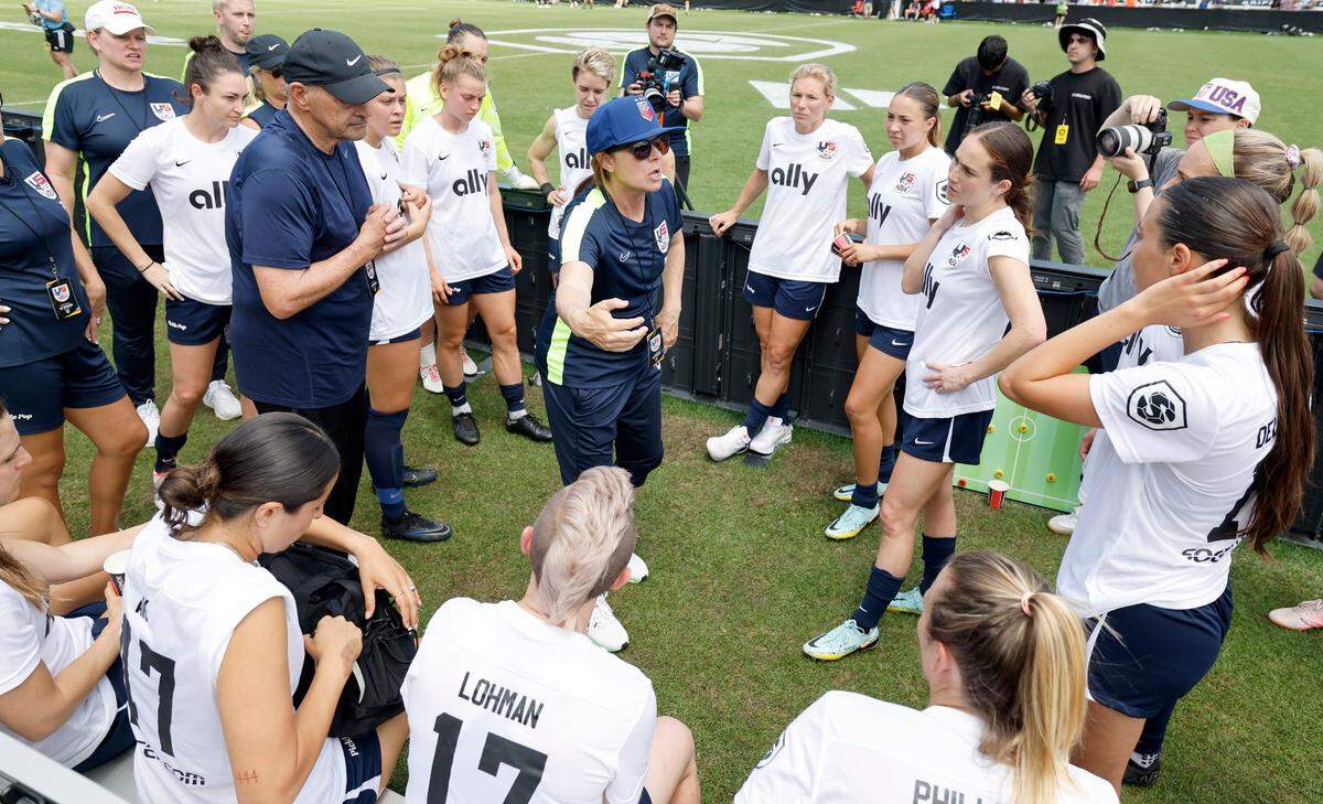 US Women assistant coach Mia Hamm talks with the team between halves during Streetball FC Canada’s 3-0 victory over the US Women during the TST Soccer Tournament at WakeMed Soccer Park in Cary, N.C., Friday, June 7, 2024.