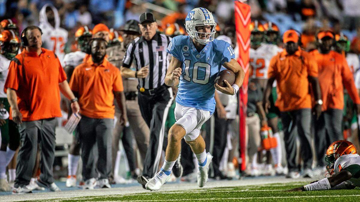 North Carolina quarterback Drake Maye (10) breaks open for a 42-yard gain in the first quarter against Florida A&M on Saturday, August 27, 2022 at Kenan Stadium in Chapel Hill, N.C.