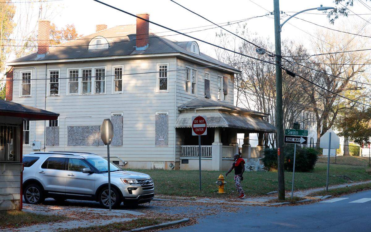 The house at 573 E. Lenoir St. was once owned by John Ligon. The house and lot are now for sale for $525,000. Photographed Wednesday, Nov. 17, 2021.