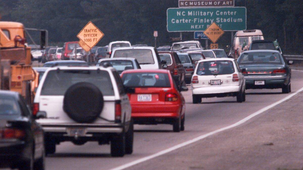 NHL hopes Hurricanes outdoor game isn’t (traffic) jam session like past stadium concerts