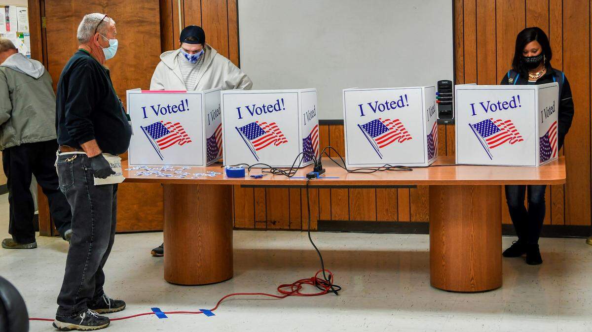 Unaffiliated voters are North Carolina’s largest voting group. Some 2.5 million people have chosen to forgo a party label altogether. But it’s still difficult to run for public office as an unaffiliated candidate in the state.