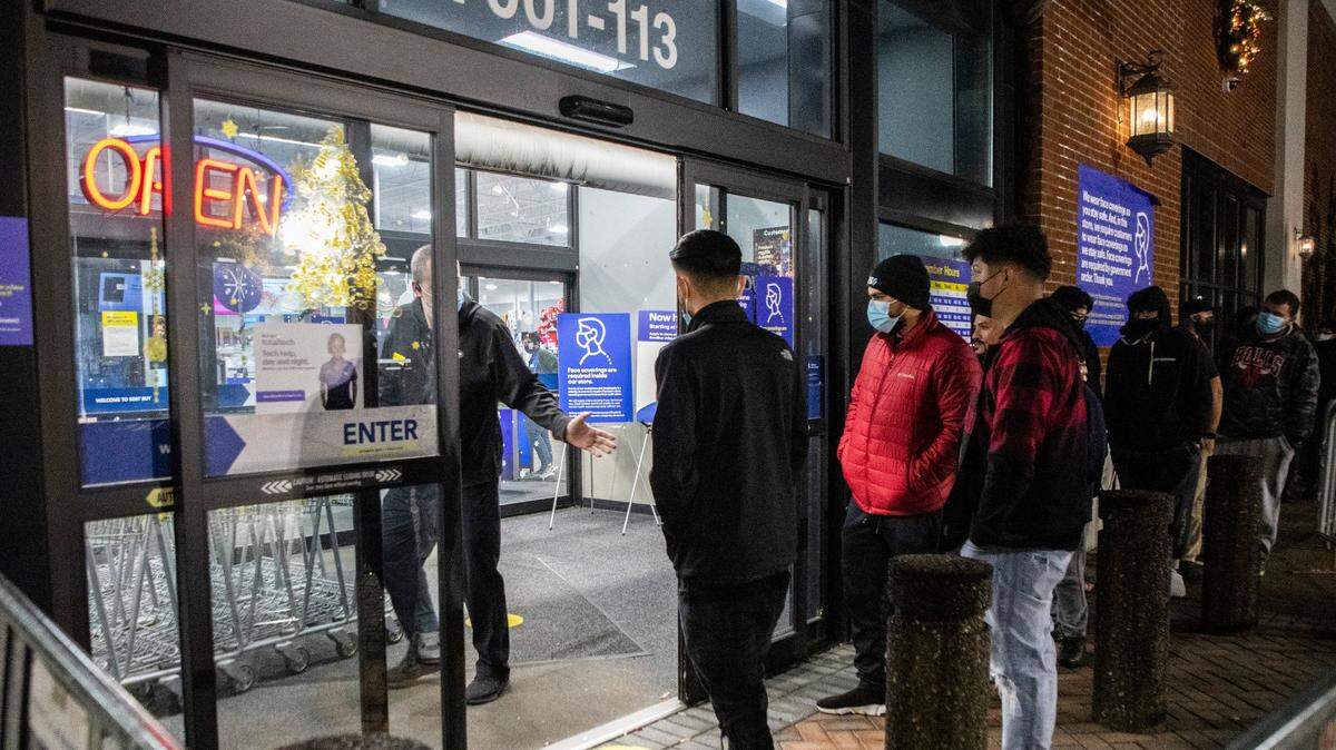 Ready, set, shop. Your Black Friday shopping guide to Triangle malls and major stores