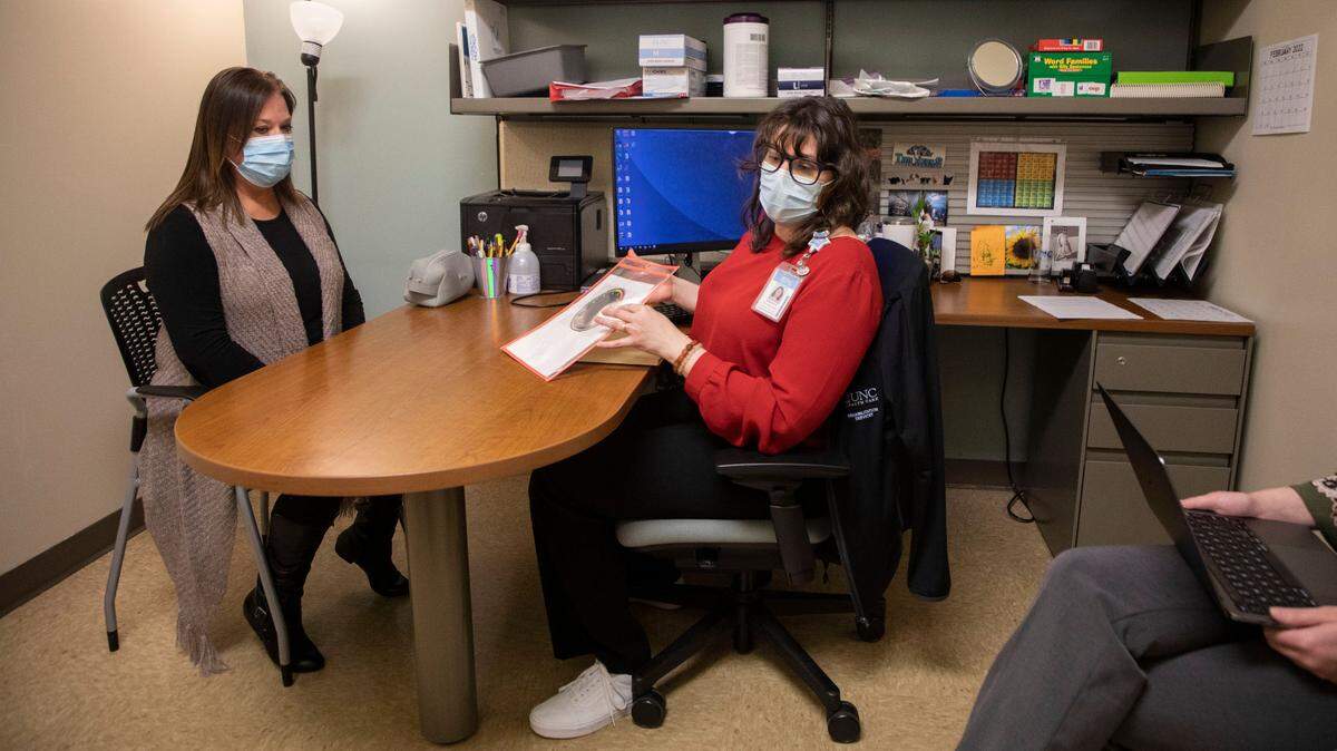 ‘My mind just goes blank’: When ‘brain fog’ comes, patients find that therapy helps