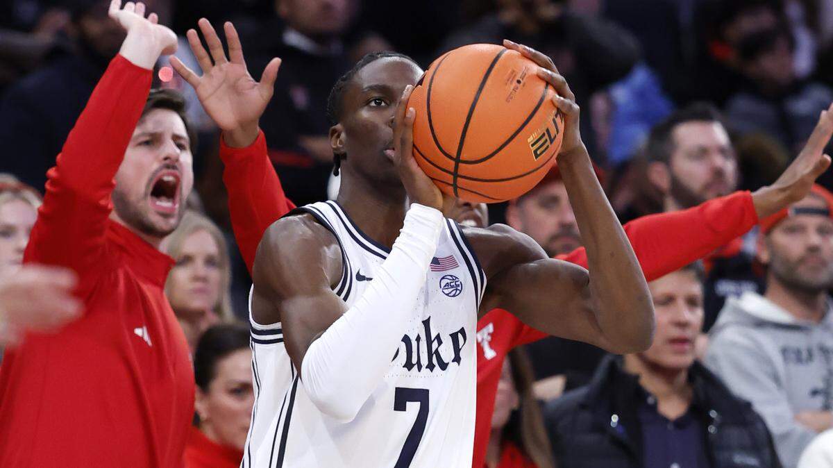 Duke’s Dame Sarr (7) lines up for a three-pointer during the first half of Duke’s game against Texas Tech in the SentinelOne Classic at Madison Square Garden in New York City, N.Y., Saturday, Dec. 20, 2025.