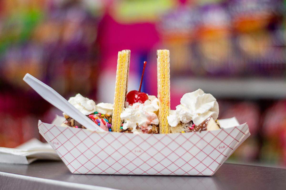 A banana split at any of La Monarca Michoacana’s North Carolina locations includes three scoops of any of the 40+ ice cream flavors available and is served with sliced banana, vanilla wafers, chocolate fudge, and whipped cream. Add sprinkles, nuts, chocolate chips or fruity cereal for extra flavor.