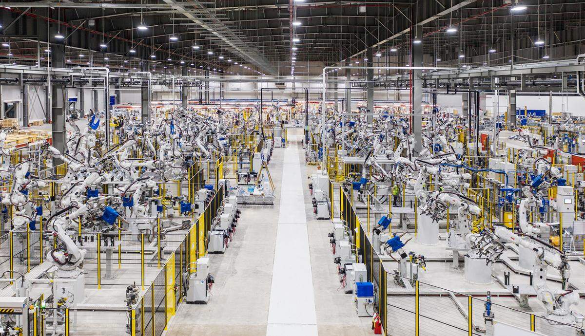 VinFast opened its first fully digital automotive manufacturing complex in 2017 on Cat Hai Island in Vietnam.