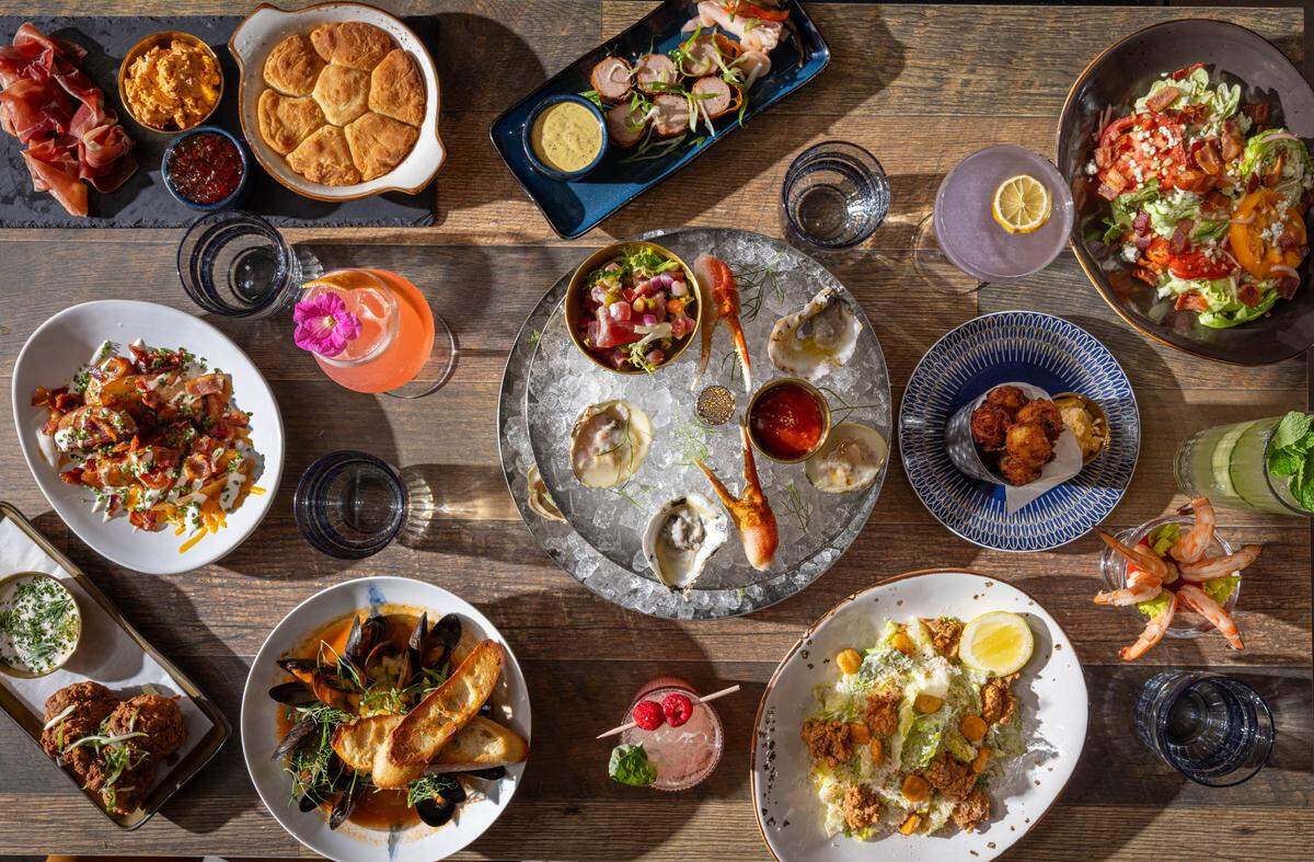 Geo’s Tavern & Oyster Bar serves an upscale menu of the American Restaurant classics, with North Carolina at its soul.